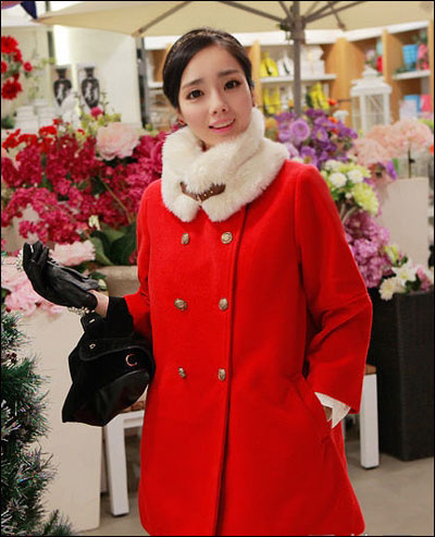 漂亮的女式红色外套
