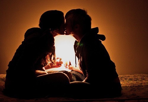 浪漫的非主流情侣接吻图片