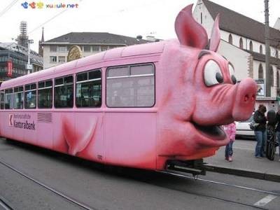 搞怪的猪头列车